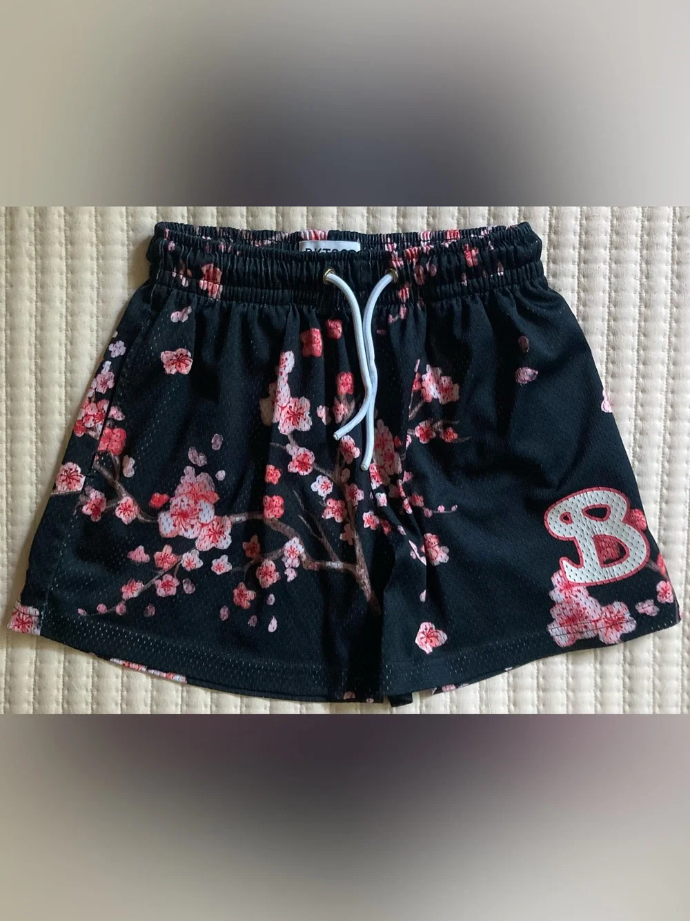 BKTSQD Mesh Athletic Gym Shorts Men’s Small 4.5” Black Floral Cherry Blossoms